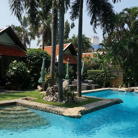 Leprive Resort Pattaya Buitenkant foto