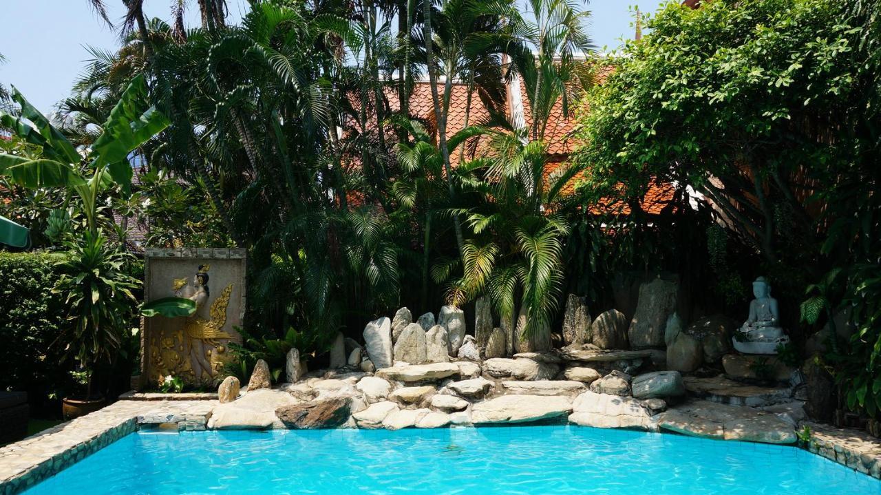 Leprive Resort Pattaya Buitenkant foto